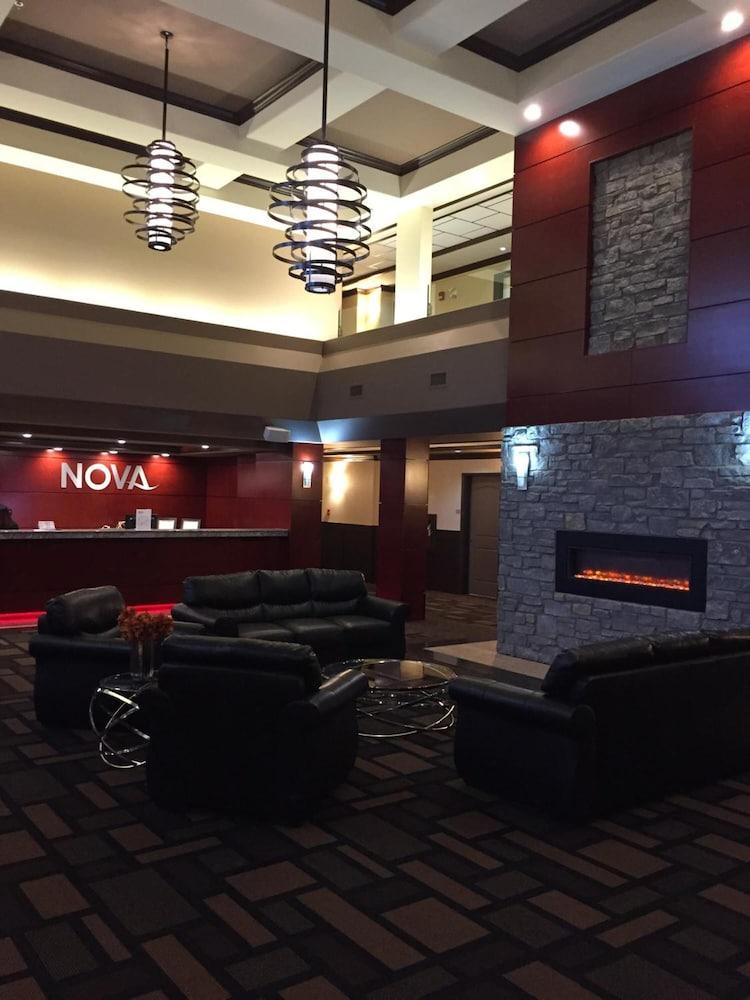 Chateau Nova Peace River エクステリア 写真